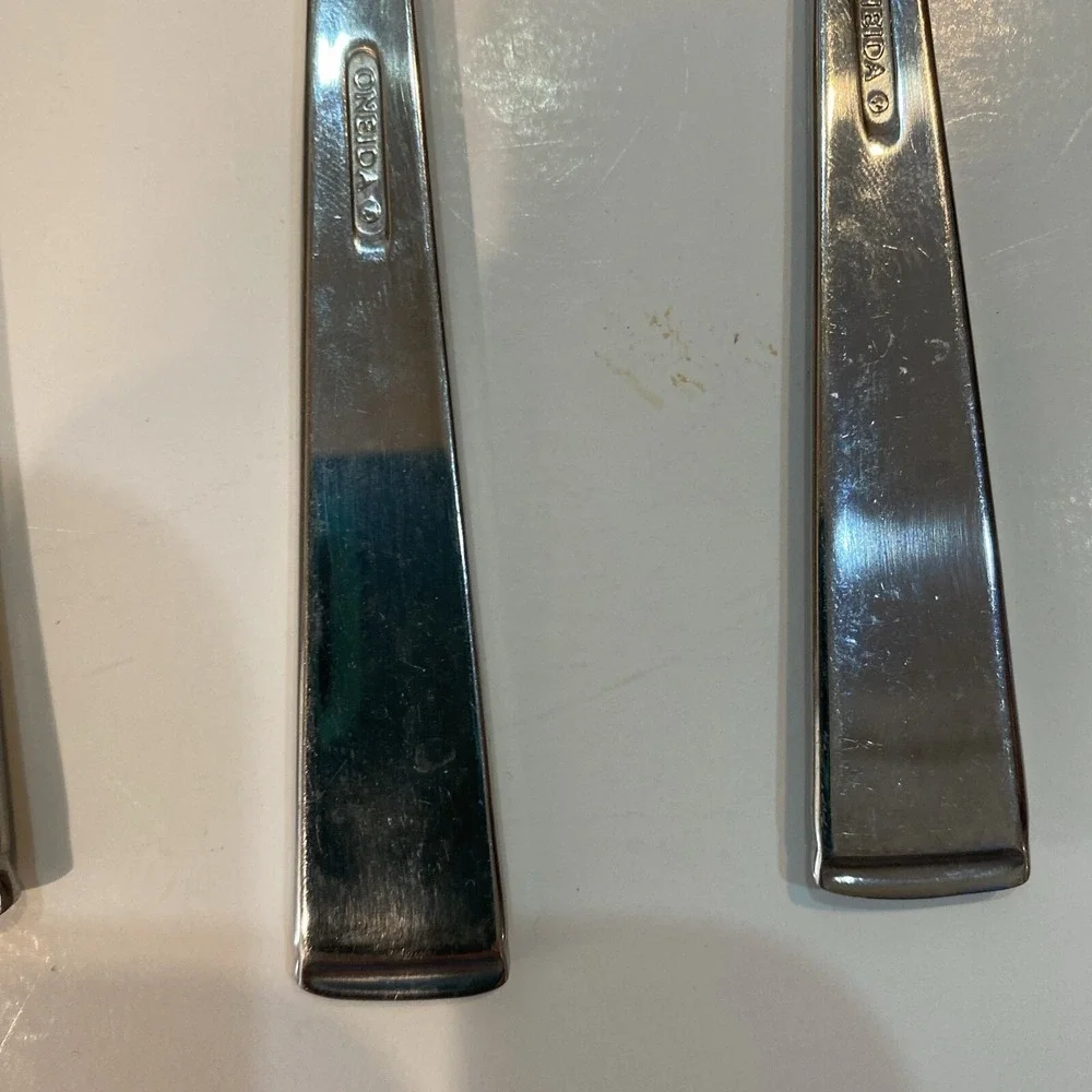 Oneida Perry 18/0 Stainless Flatware Lot Sugar & Cereal Spoon Forks Dinner Salad